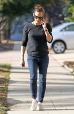 JENNIFER GARNER Out and About in Brentwood 01/11/2018