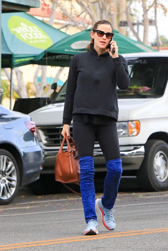 JENNIFER GARNER Out for a Coffee in Los Angeles 01/04/2018