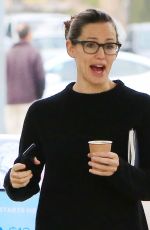 JENNIFER GARNER Out for Coffee in Los Angeles 01/19/2018