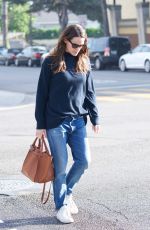 JENNIFER GARNER Out in Los Angeles 01/04/2018