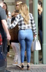 JENNIFER LOPEZ in Tight Jeans Out for Lunch in Miami 01/15/2018
