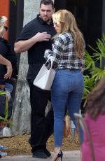 JENNIFER LOPEZ in Tight Jeans Out for Lunch in Miami 01/15/2018