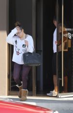 JENNIFER LOPEZ Leaves a Gym in Los Angeles 01/01/2018