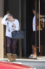 JENNIFER LOPEZ Leaves a Gym in Los Angeles 01/01/2018
