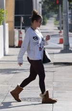 JENNIFER LOPEZ Leaves a Gym in Los Angeles 01/01/2018