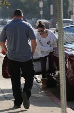 JENNIFER LOPEZ Leaves a Gym in Los Angeles 01/01/2018