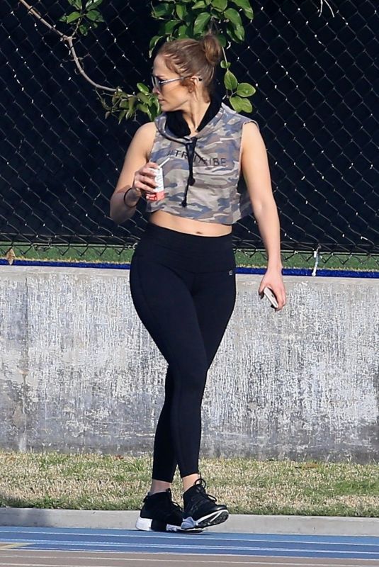 JENNIFER LOPEZ Workout in Los Angeles 12/31/2017