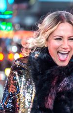 JENNIFER NETTLES Rehearses for New Year