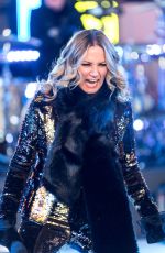 JENNIFER NETTLES Rehearses for New Year