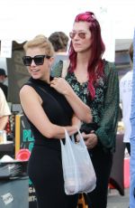 JODIE SWEETIN Shopping at Farmers Market in Studio City 01/07/2018