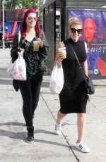 JODIE SWEETIN Shopping at Farmers Market in Studio City 01/07/2018