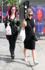 JODIE SWEETIN Shopping at Farmers Market in Studio City 01/07/2018