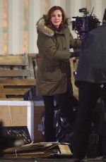 JULIA ROBERTS on the Set of Ben is Back in New York 01/20/2018
