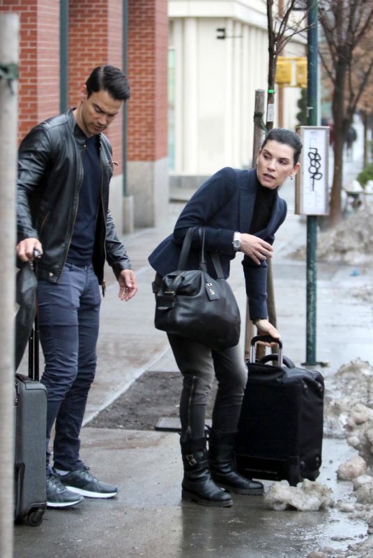 JULIANNA MARGUILES and Keith Lieberthal Leaves Their Apartment in New York 01/12/2018