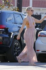KATE HUDSON and Danny Fujikawa Out Shopping in Brentwood 01/14/2018