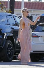 KATE HUDSON and Danny Fujikawa Out Shopping in Brentwood 01/14/2018