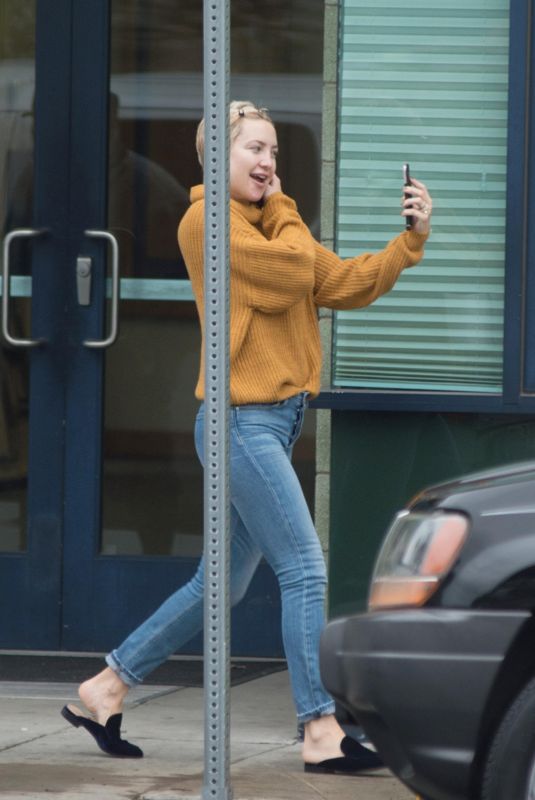 KATE HUDSON Out and About in Los Angeles 01/09/2018