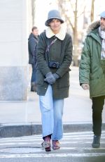 KATIE HOLMES Heading to Metropolitan Museum of Art in New York 01/15/2018