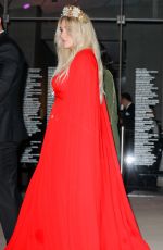 KESHA Arrives at a Grammy