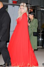 KESHA Arrives at a Grammy