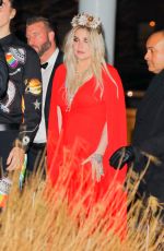 KESHA Arrives at a Grammy