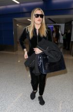 KHLOE KARDASHIAN Arrives at Los Angeles International Airport 01/28/2018