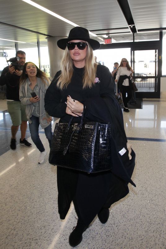KHLOE KARDASHIAN at LAX Airport in Los Angeles 01/12/2018
