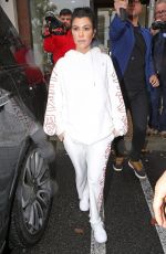 KOURTNEY KARDASHIAN Out and About in Tarzana 01/09/2018