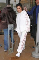 KOURTNEY KARDASHIAN Out and About in Tarzana 01/09/2018