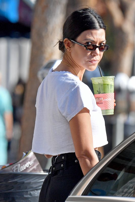 KOURTNEY KARDASHIAN Out for Ice Cream in Studio City 12/31/2017