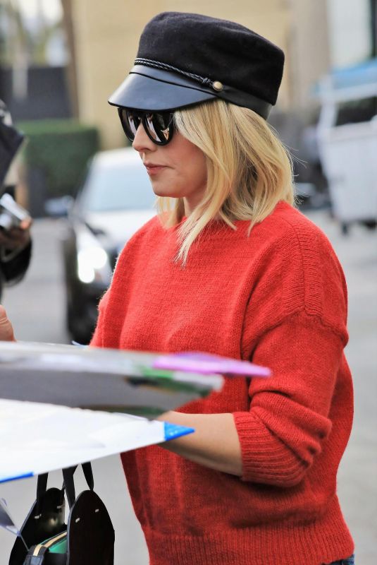 KRISTEN BELL Arrives at Jimmy Kimmel Live! in Los Angeles 01/16/2018