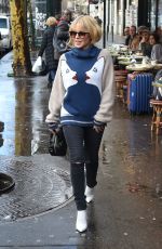 KYLIE MINOGUE Leaves Cafe Flore in Paris 01/22/2018
