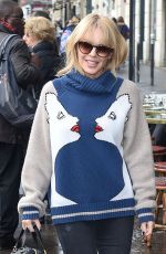 KYLIE MINOGUE Leaves Cafe Flore in Paris 01/22/2018