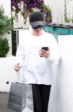 LEA MICHELE Leaves Brentwood Spa and Salon in Brentwood 01/19/2018