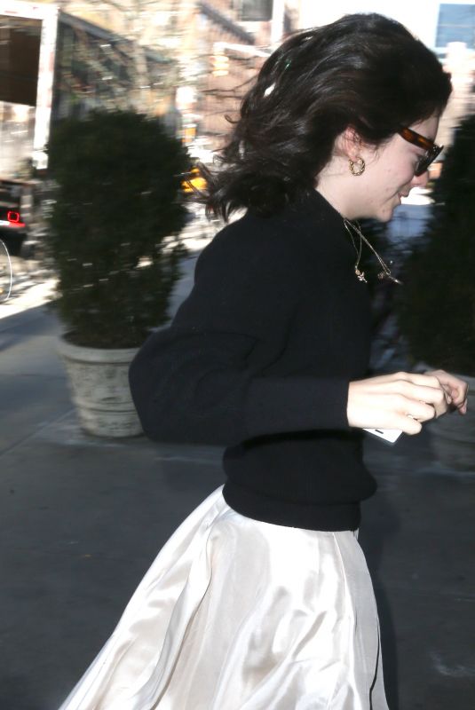 LORDE Out and About in New York 01/24/2018