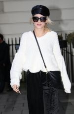 LOTTIE MOSS Out for Lunch in London 01/16/2018