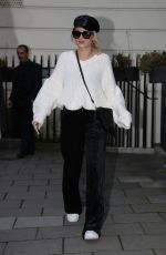 LOTTIE MOSS Out for Lunch in London 01/16/2018