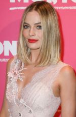 MARGOT ROBBIE at I, Tonya Premiere in Paris 01/15/2018