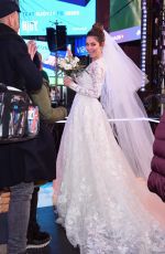 MARIA MENOUNOS Getting Married on New Year