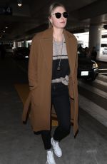 MARIA SHARAPOVA at LAX Airport in Los Angeles 01/25/2018