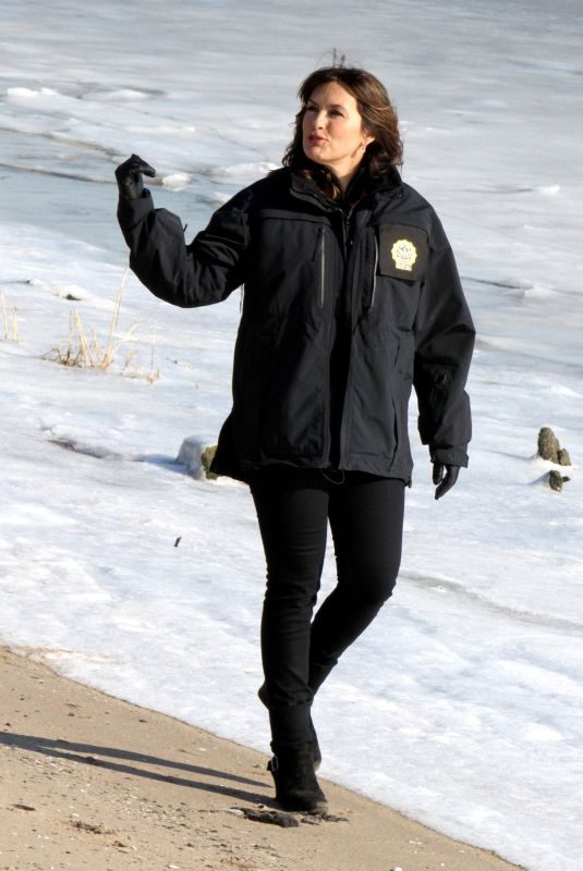 MARISKA HARGITAY on the Set of Law & Order: Special Victims Unit in Los Angeles 01/10/2018