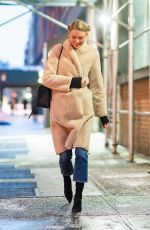 MARTHA HUNT Out and About in Chelsea 01/08/2018