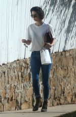 MARY ELIZABETH WINSTEAD Arrives to Her Home in Brentwood 01/05/2018