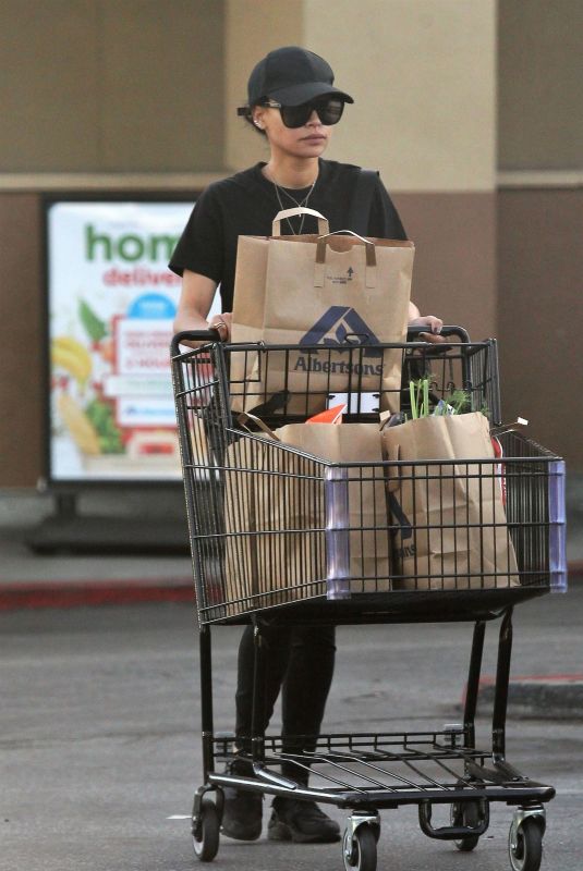 NAYA RIVERA Out for Grocery Shopping in Los Angeles 01/17/2018