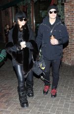 PARIS HILTON Shopping on New Year