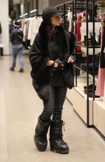 PARIS HILTON Shopping on New Year