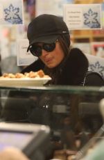PARIS HILTON Shopping on New Year