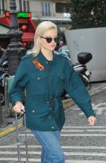 PIXIE LOTT Heading at Eurostar at Gare Du Nord in Paris 01/3/2018