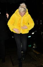 PIXIE LOTT Leaves Ritz Hotel in Paris 01/21/2018