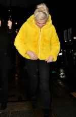 PIXIE LOTT Leaves Ritz Hotel in Paris 01/21/2018
